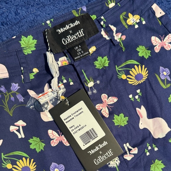 NWT Collectif x ModCloth Maddie Enchanted Meadow Trousers - Picture 2 of 4